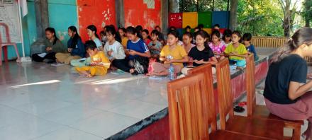 ENGLISH CORNER DIHARI MINGGU